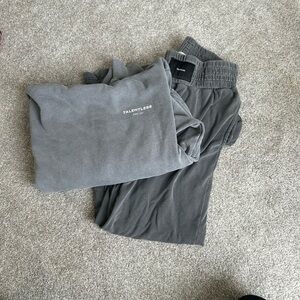 Talentless Gray Sweatshirt and Sweatpants Set